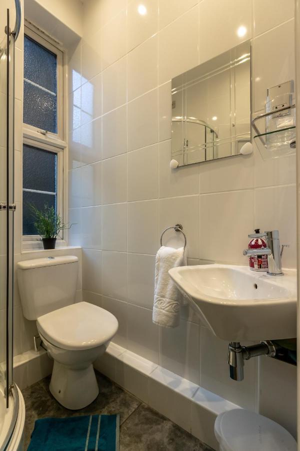 The Wanderlust - 1 Bedroom Apartment L Sleeps 4 With Sofa Bed L Prime Location Plus Free Wifi L Perfect For Business & Leisure Travelers L 15Percent Off Weekly & 20Percent Off Monthly Stays! London Exterior foto